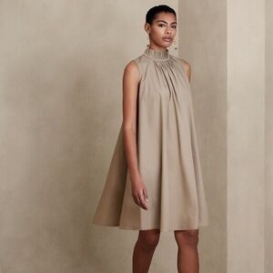 Banana Republic tan cotton poplin sleeveless turtleneck trapeze dress - Small